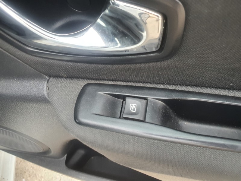 Recambio de mando elevalunas trasero derecho para renault megane iii berlina 5 p 1.2 16v referencia OEM IAM   
							