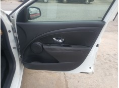 Recambio de guarnecido puerta delantera derecha para renault megane iii berlina 5 p 1.2 16v referencia OEM IAM   