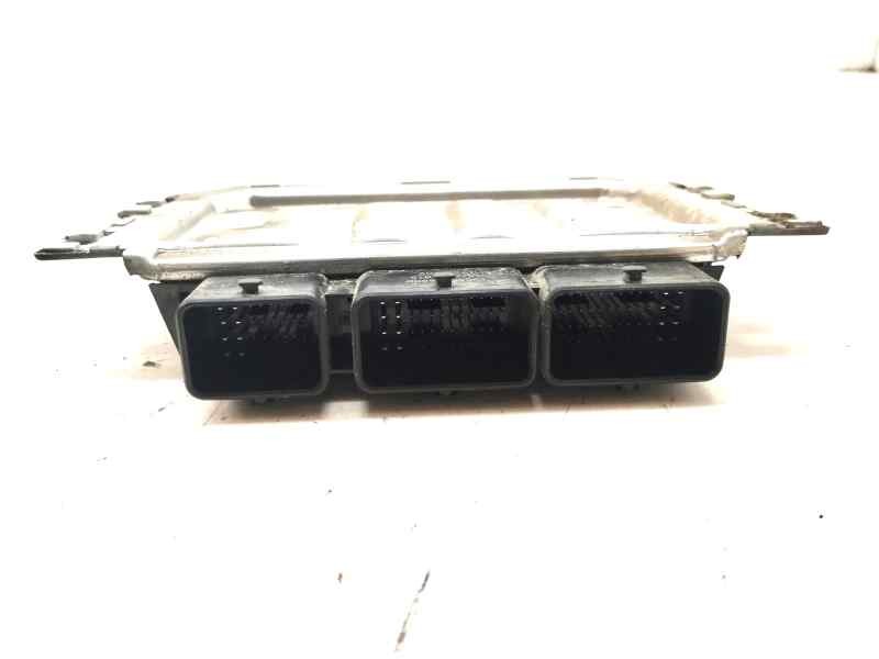 Recambio de centralita motor uce para dacia sandero 1.2 16v 73 cv referencia OEM IAM 237107018R  