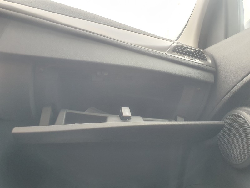 Recambio de guantera para renault megane iii berlina 5 p 1.2 16v referencia OEM IAM   