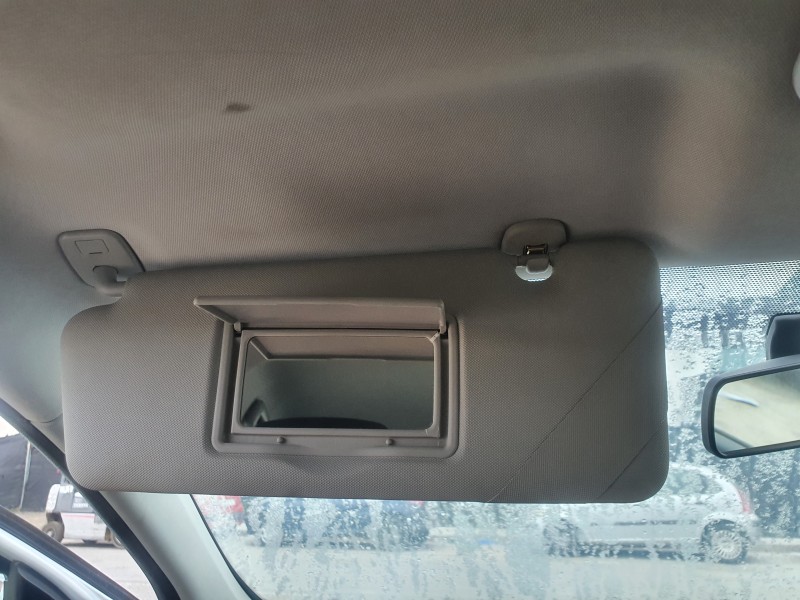 Recambio de parasol izquierdo para renault megane iii berlina 5 p 1.2 16v referencia OEM IAM   