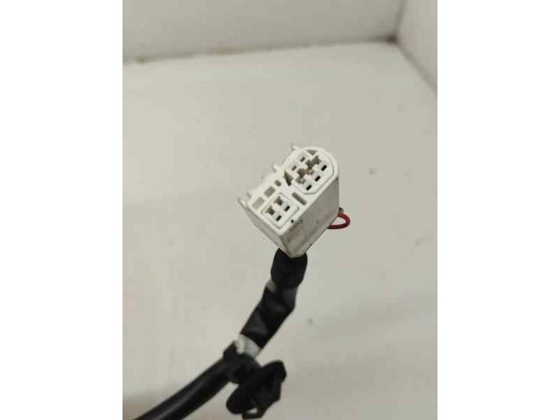 Recambio de retrovisor izquierdo para toyota yaris iv 1.5 hybrid 116 cv referencia OEM IAM 9902200  