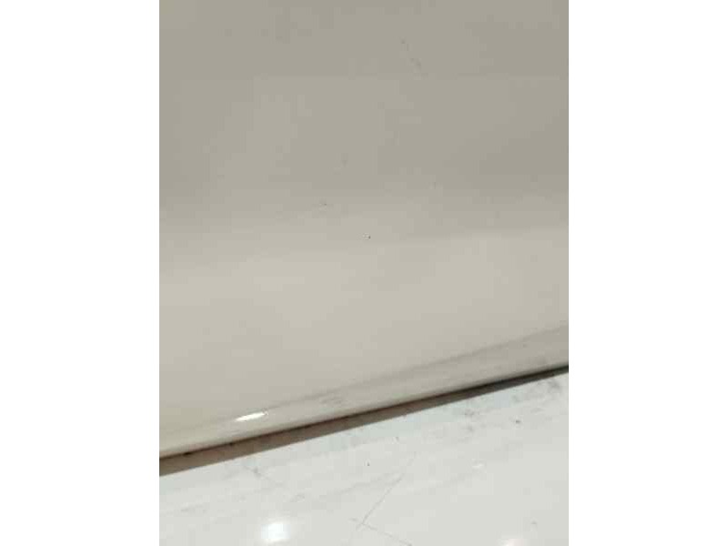 Recambio de puerta delantera izquierda para toyota yaris iv 1.5 hybrid 116 cv referencia OEM IAM   