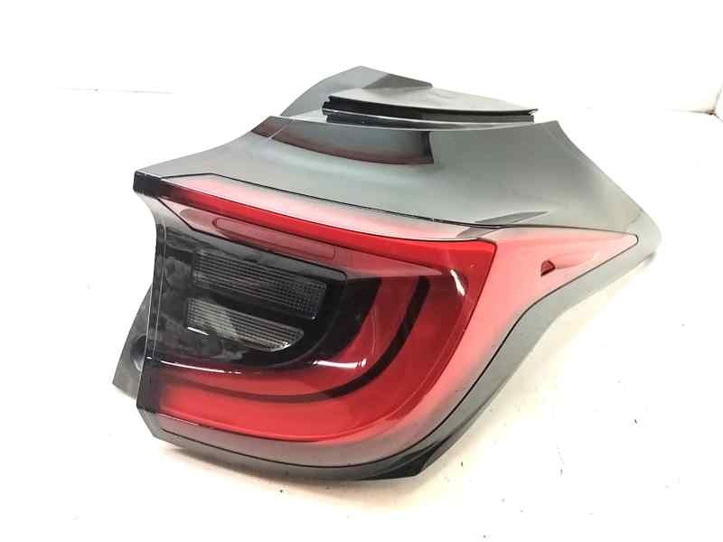 Recambio de piloto trasero derecho para toyota yaris iv 1.5 hybrid 116 cv referencia OEM IAM V356015  