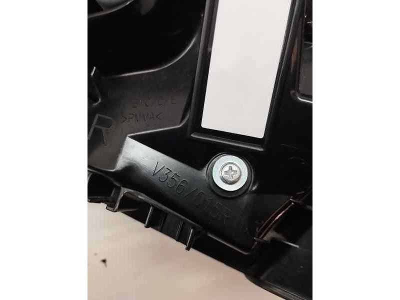 Recambio de piloto trasero derecho para toyota yaris iv 1.5 hybrid 116 cv referencia OEM IAM V356015  