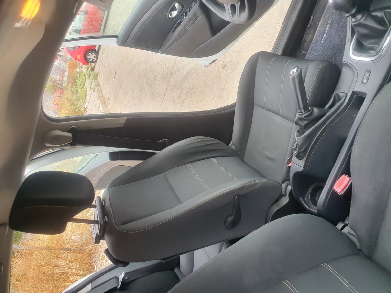 Recambio de asiento delantero izquierdo para renault megane iii berlina 5 p 1.2 16v referencia OEM IAM   