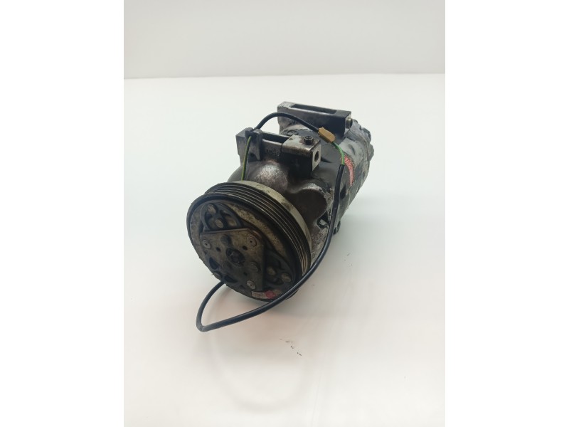 Recambio de compresor aire acondicionado para audi a4 berlina (b5) 1.9 tdi referencia OEM IAM 8D0260805D  