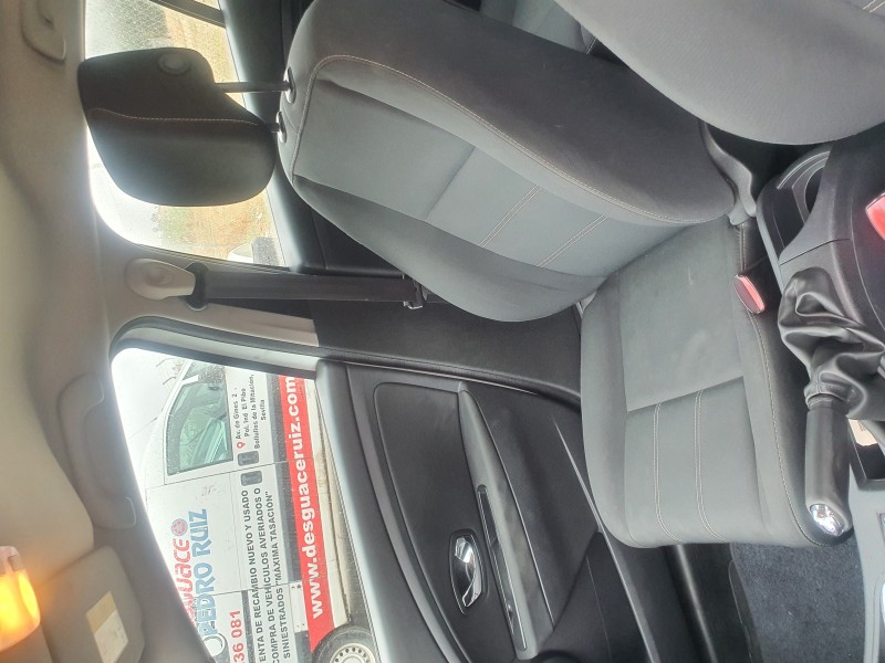 Recambio de asiento delantero derecho para renault megane iii berlina 5 p 1.2 16v referencia OEM IAM   