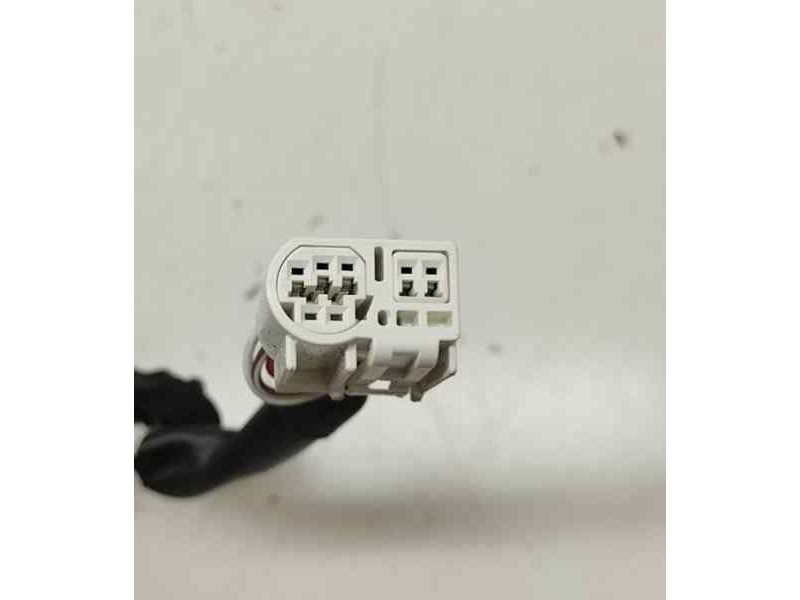 Recambio de retrovisor derecho para toyota yaris iv 1.5 hybrid 116 cv referencia OEM IAM 9901200  