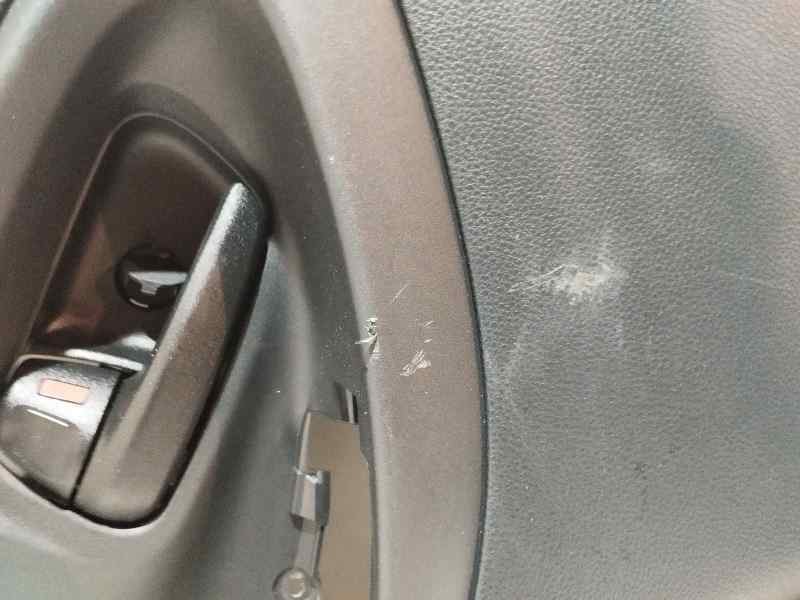 Recambio de guarnecido puerta trasera izquierda para toyota yaris iv 1.5 hybrid 116 cv referencia OEM IAM   