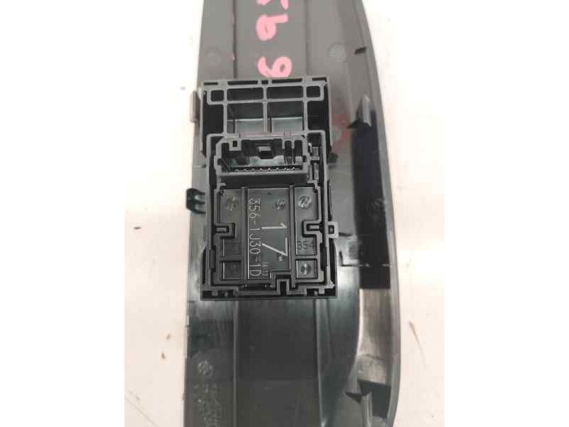 Recambio de mando elevalunas delantero derecho para toyota yaris iv 1.5 hybrid 116 cv referencia OEM IAM 3561J301D  
							