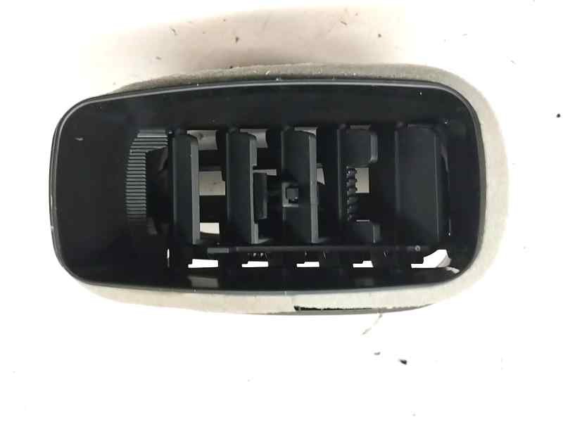 Recambio de rejilla aireadora para toyota yaris iv 1.5 hybrid 116 cv referencia OEM IAM 55650K0050  