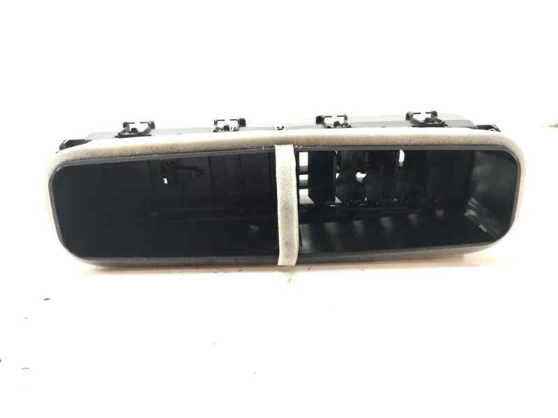 Recambio de rejilla aireadora para toyota yaris iv 1.5 hybrid 116 cv referencia OEM IAM 55670K0090  