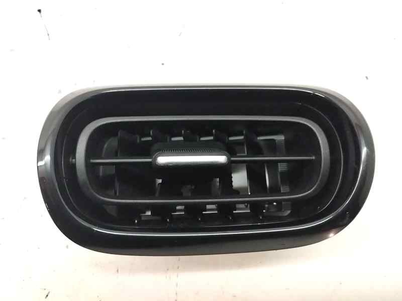 Recambio de rejilla aireadora para toyota yaris iv 1.5 hybrid 116 cv referencia OEM IAM 55650K0040  