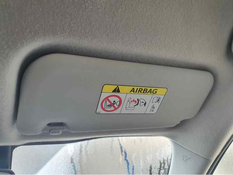 Recambio de parasol derecho para toyota yaris iv 1.5 hybrid 116 cv referencia OEM IAM   