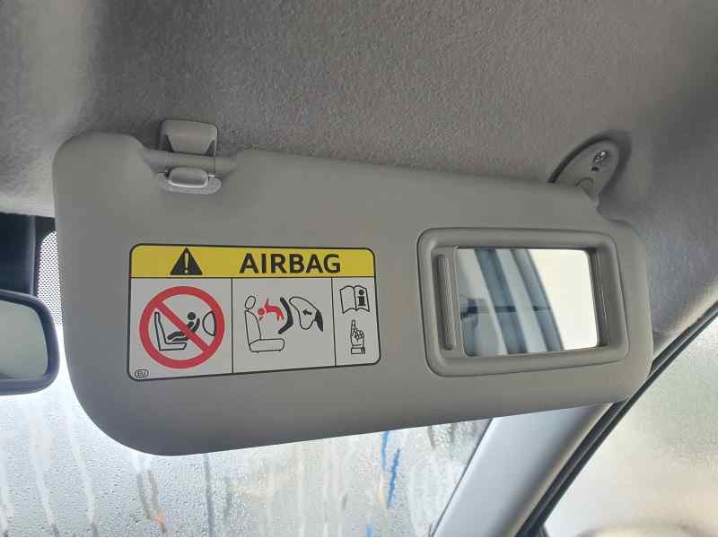 Recambio de parasol derecho para toyota yaris iv 1.5 hybrid 116 cv referencia OEM IAM   