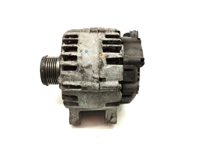 Recambio de alternador para peugeot 208 access referencia OEM IAM 9678048880  