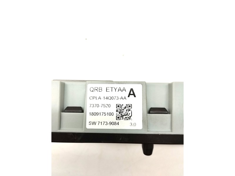 Recambio de caja reles / fusibles para jaguar i-pace se referencia OEM IAM QRBETYAA  