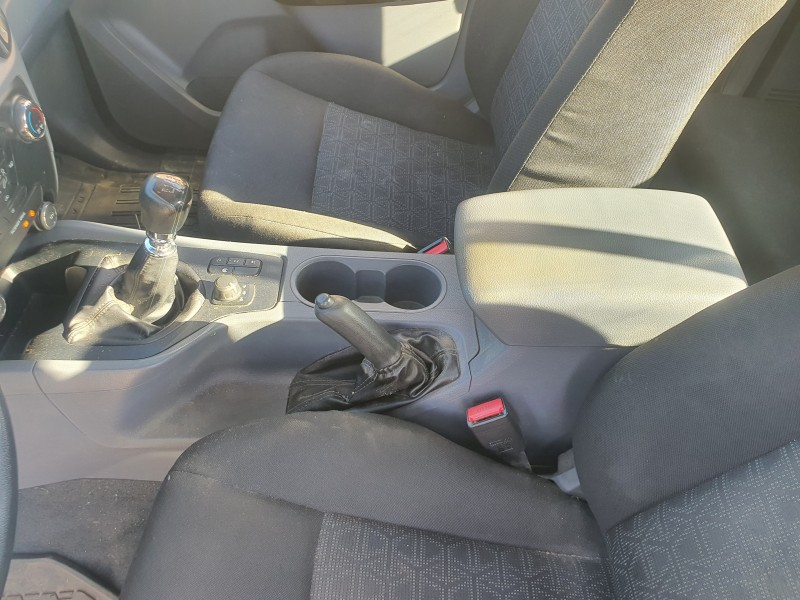 Recambio de apoyabrazos central para ford ranger (tke) cabina simple 4x4 xl referencia OEM IAM   