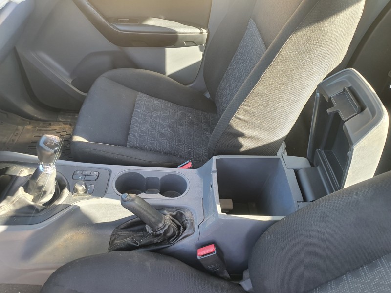 Recambio de apoyabrazos central para ford ranger (tke) cabina simple 4x4 xl referencia OEM IAM   