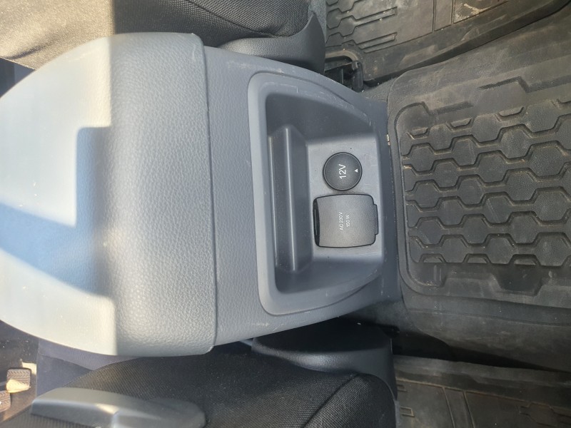 Recambio de apoyabrazos central para ford ranger (tke) cabina simple 4x4 xl referencia OEM IAM   