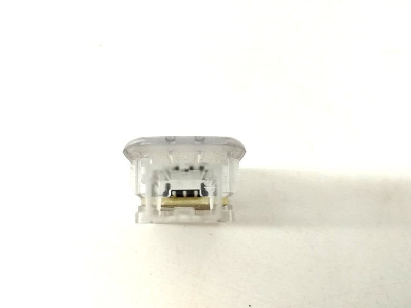 Recambio de luz interior para jaguar i-pace se referencia OEM IAM CPLA13776  