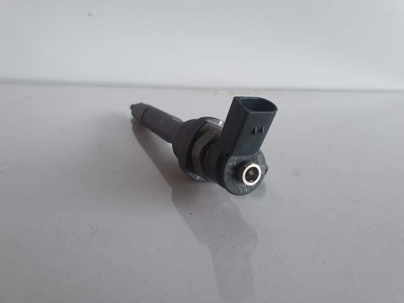 Recambio de inyector para mini countryman (r60) one d referencia OEM IAM 850690204  