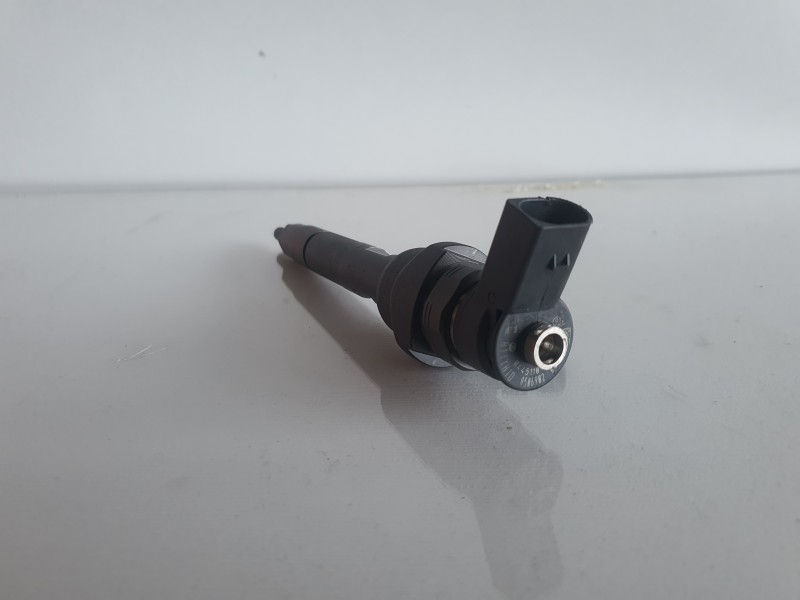 Recambio de inyector para mini countryman (r60) one d referencia OEM IAM 850690204  