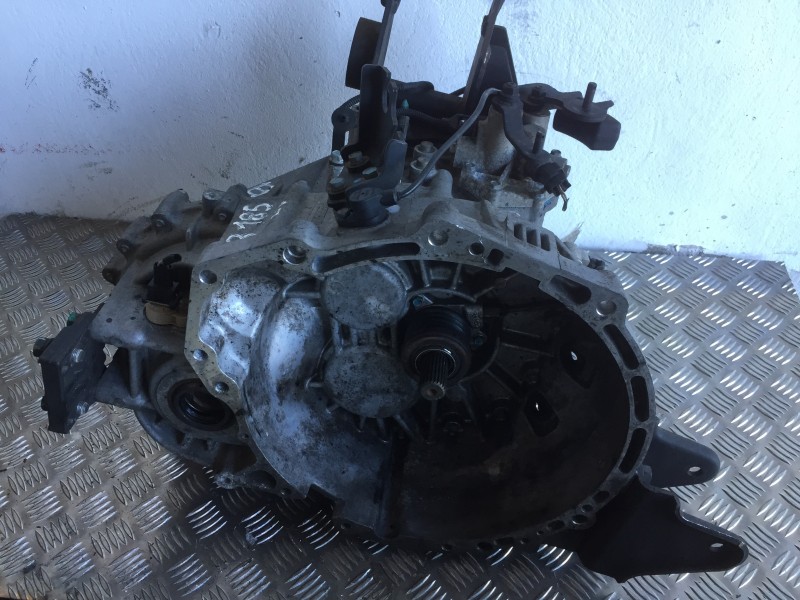 Recambio de caja cambios para kia carnival 2.9 crdi cat referencia OEM IAM Y070710280  