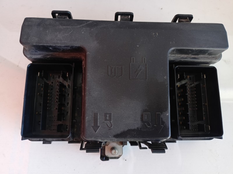 Recambio de caja reles / fusibles para ford ranger (tke) cabina simple 4x4 xl referencia OEM IAM GB3T14D068KC  