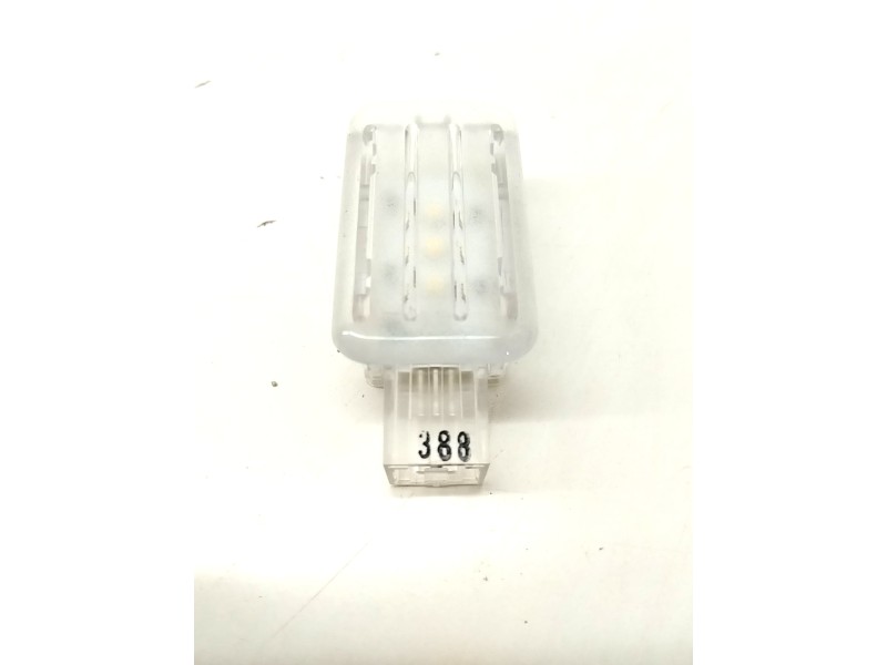 Recambio de luz interior para jaguar i-pace se referencia OEM IAM CPLA13776  