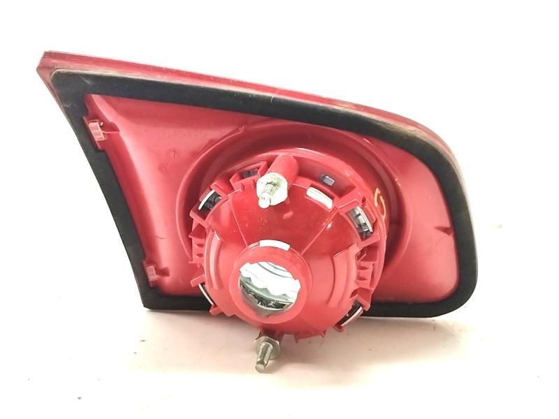 Recambio de piloto trasero derecho interior para volkswagen passat variant (3c5) 2.0 tdi referencia OEM IAM 27440803  
							