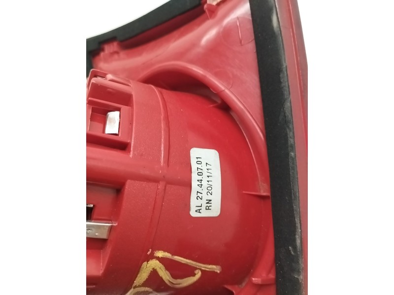 Recambio de piloto trasero izquierdo interior para volkswagen passat variant (3c5) 2.0 tdi referencia OEM IAM 27440701  
							