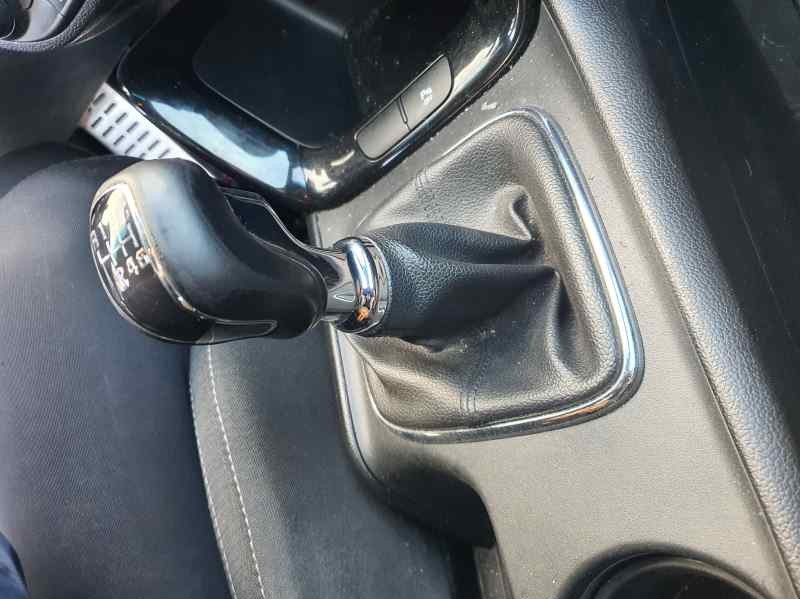 Recambio de pomo palanca cambio para kia cee´d 1.6 crdi 136 cv referencia OEM IAM   