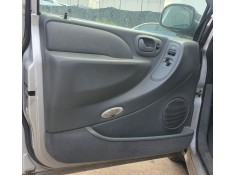 Recambio de guarnecido puerta delantera izquierda para chrysler voyager (rg) 2.8 crd cat referencia OEM IAM   