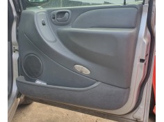 Recambio de guarnecido puerta delantera derecha para chrysler voyager (rg) 2.8 crd cat referencia OEM IAM   