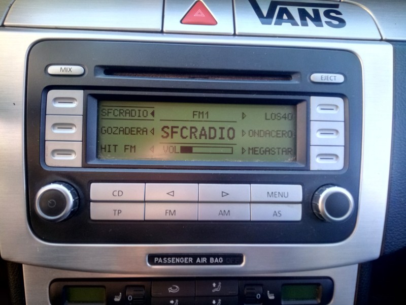 Recambio de sistema audio / radio cd para volkswagen passat variant (3c5) 2.0 tdi referencia OEM IAM 1K0035186R  