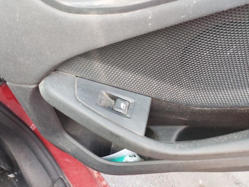 Recambio de mando elevalunas trasero derecho para bmw serie 1 lim. (f40) 1.5 12v turbodiesel referencia OEM IAM   
							