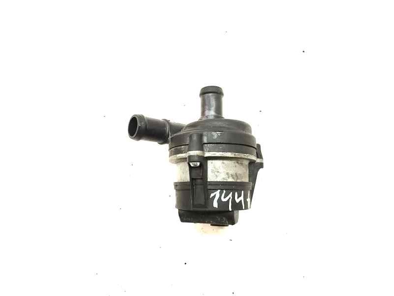 Recambio de bomba agua para jaguar i-pace se referencia OEM IAM J9D318D474AA  