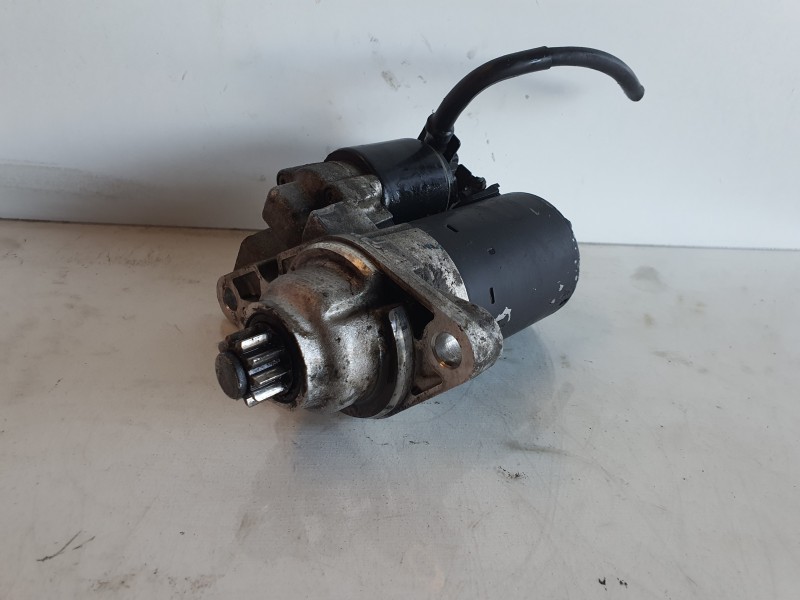 Recambio de alternador para volkswagen polo (9n1) 1.4 16v referencia OEM IAM 021911023G  