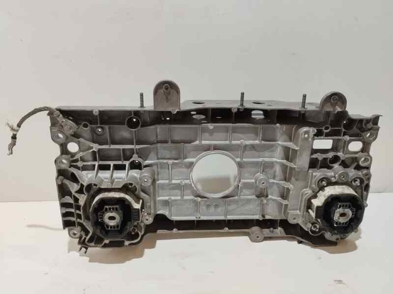Recambio de soporte motor para jaguar i-pace se referencia OEM IAM J9D3002A68A  