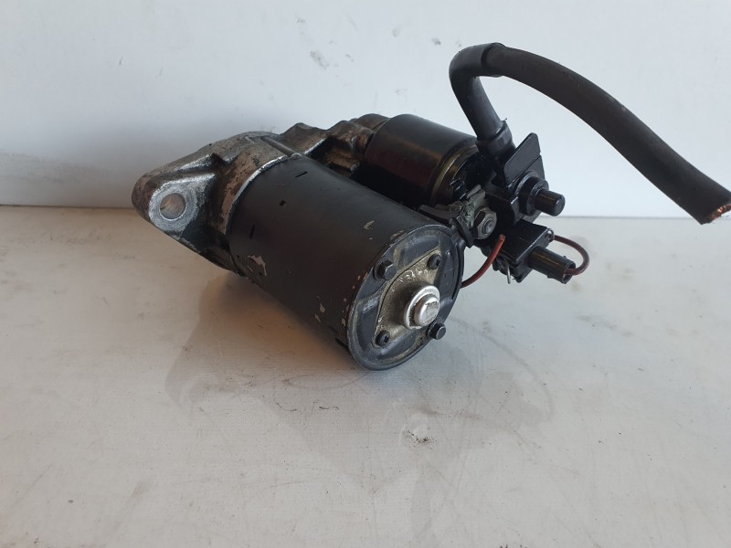 Recambio de alternador para volkswagen polo (9n1) 1.4 16v referencia OEM IAM 021911023G  