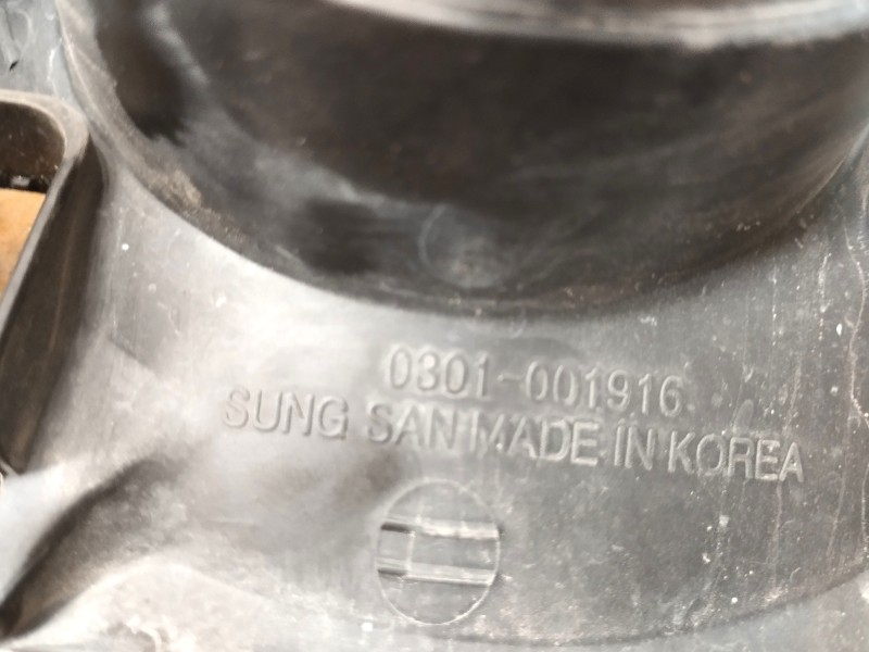 Recambio de faro derecho para daewoo nubira berlina 1.6 cat referencia OEM IAM 0301001916  