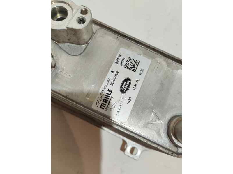 Recambio de radiador aceite para jaguar i-pace se referencia OEM IAM J9D38D300AA  
