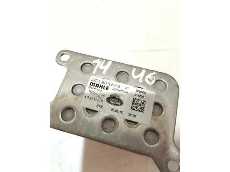 Recambio de radiador aceite para jaguar i-pace se referencia OEM IAM J9D38D106AB  
							