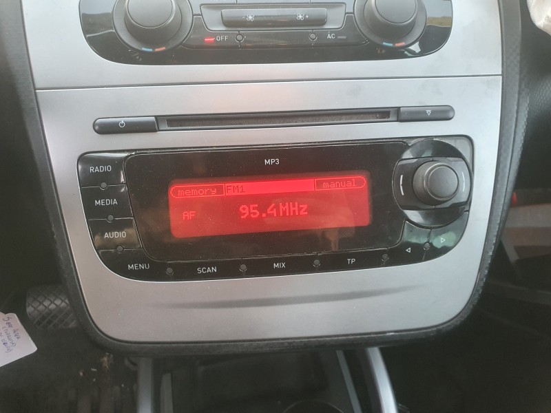 Recambio de sistema audio / radio cd para seat altea (5p1) 2.0 tdi referencia OEM IAM W05P0035153B  