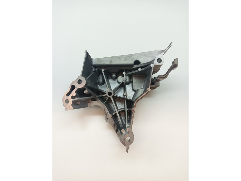 Recambio de soporte motor derecho para seat leon (5f1) fr plus referencia OEM IAM 04E199275  