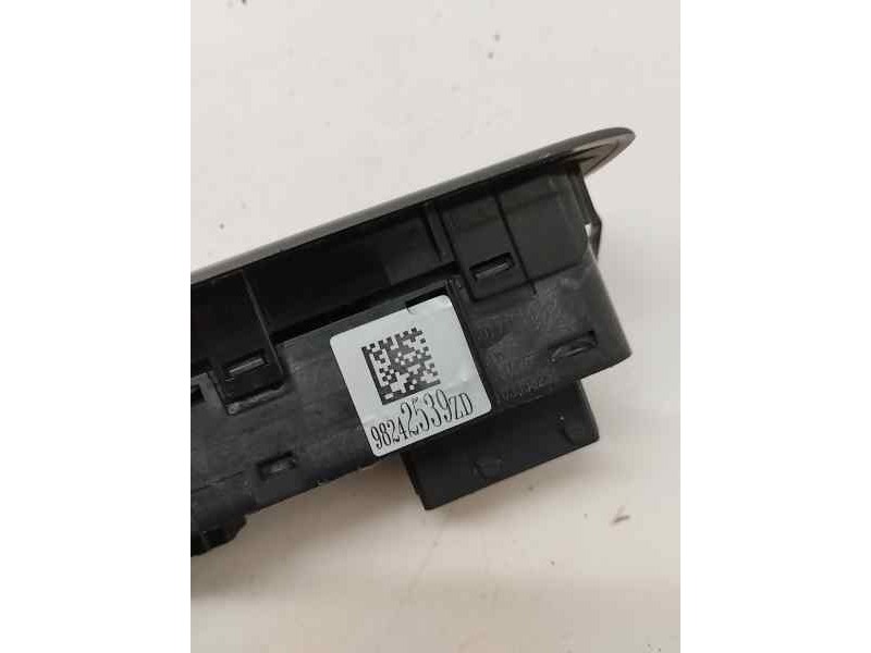 Recambio de mando elevalunas delantero izquierdo para peugeot 208 allure referencia OEM IAM 98242539ZD  