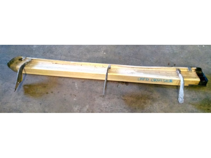 Recambio de estribo para toyota land cruiser (j9) referencia OEM IAM   