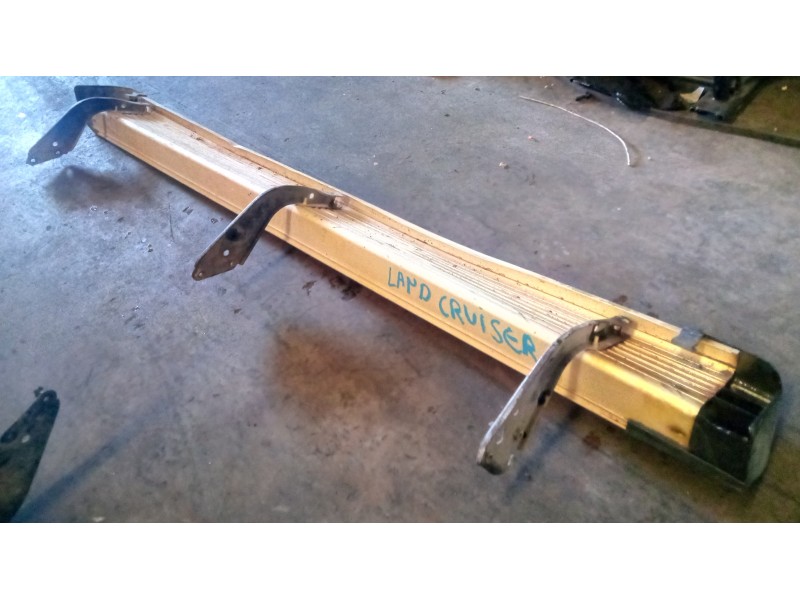 Recambio de estribo para toyota land cruiser (j9) referencia OEM IAM   